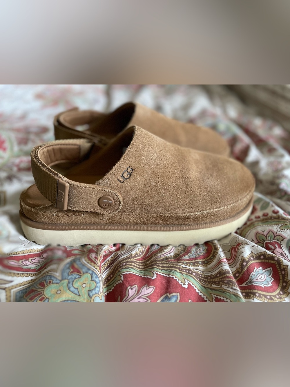 Women's UGG Goldenstar Clogs Chestnut Brown Suede Size 9 EUC!
